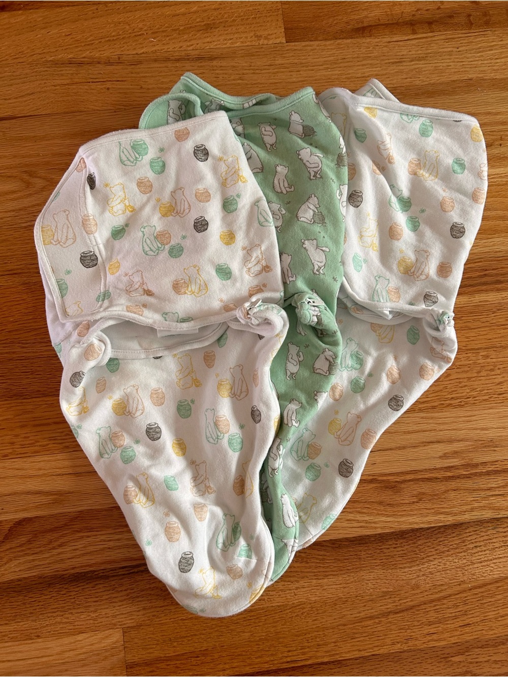 aden + anais Disney Mint Green and White Velcro Winnie the Pooh Swaddle Set 0-3m